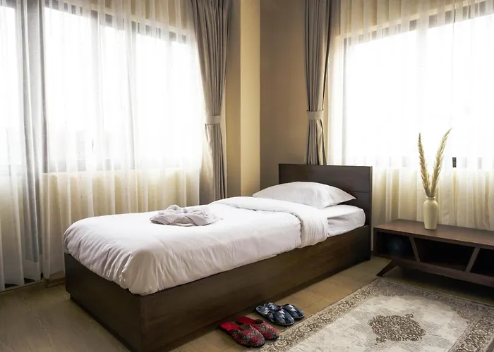 Sunny Rooftop 3 Bedroom Appartement *